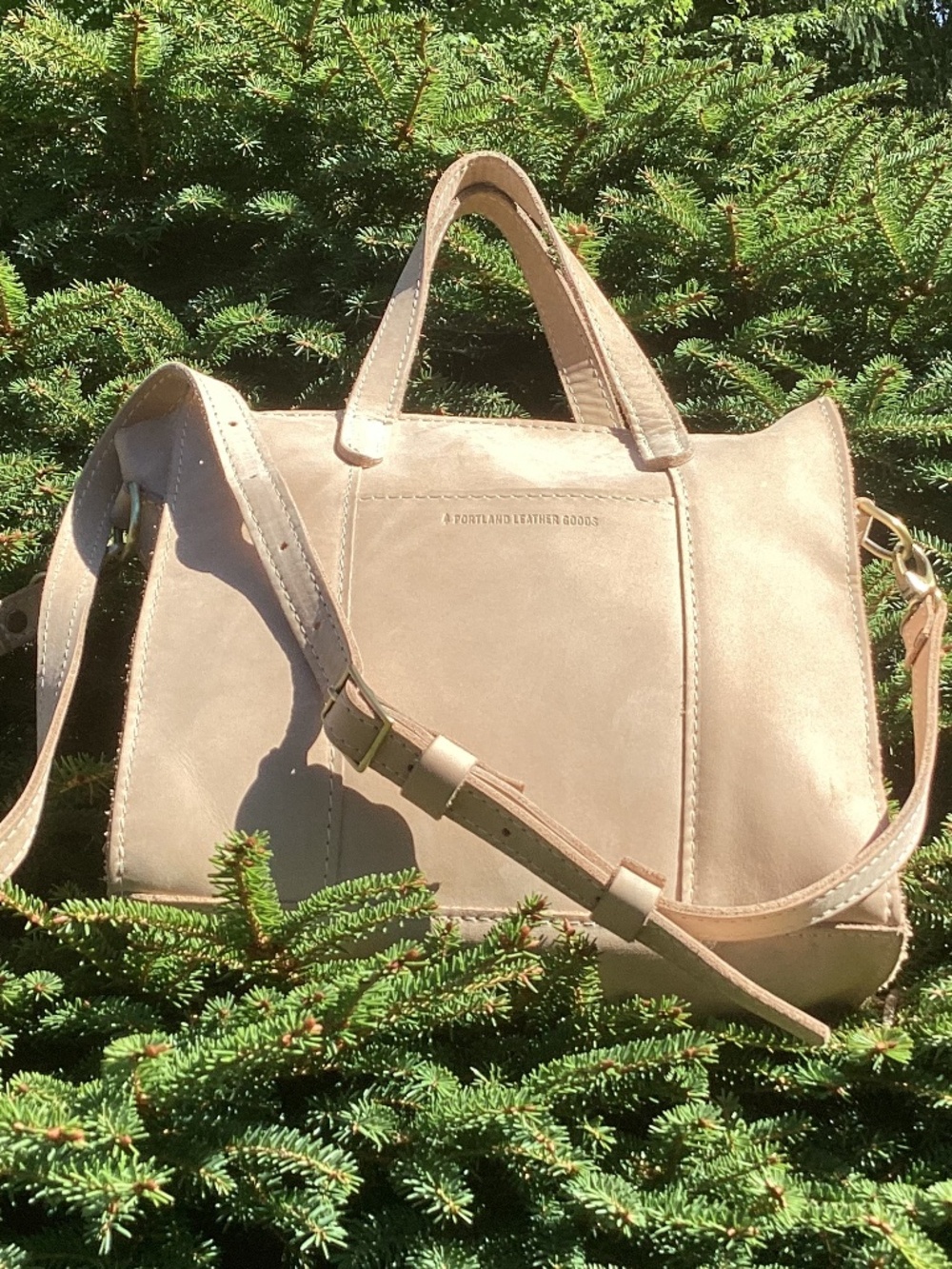 Beautiful Portland Leather Goods LOLA CROSSBODY TOTE Zipper Style Handbag🦋